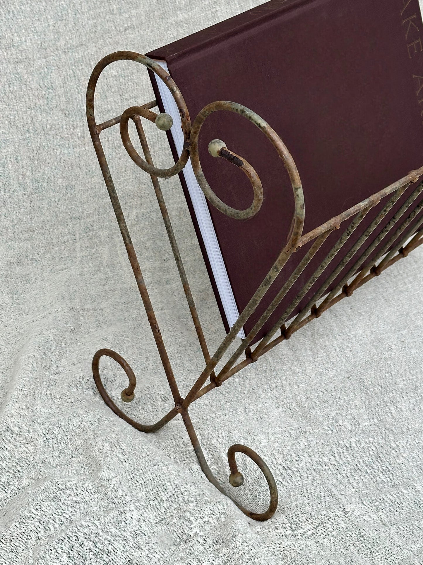 Metal Magazine Stand