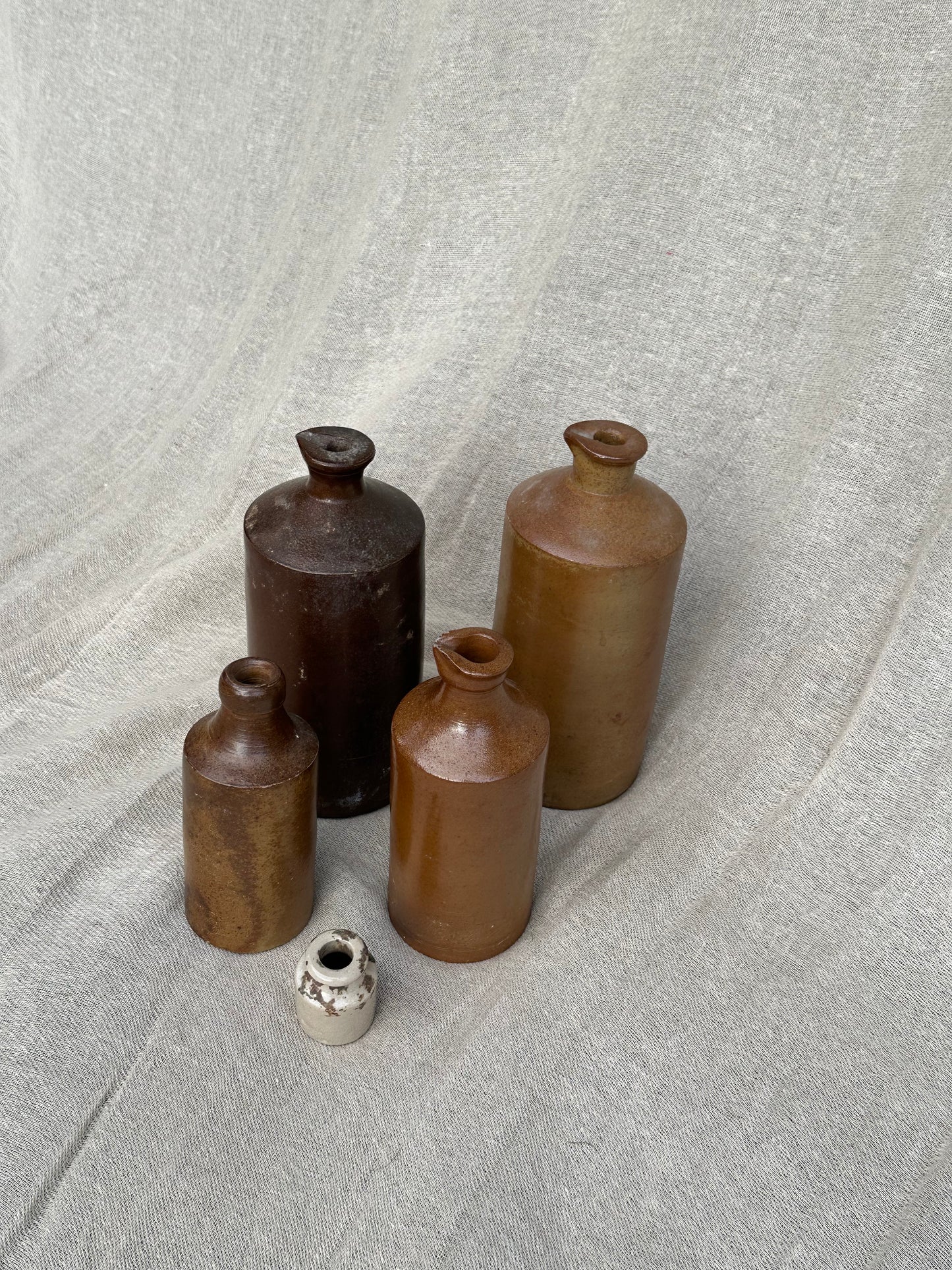 SET OF ANTIQUE VESSELS