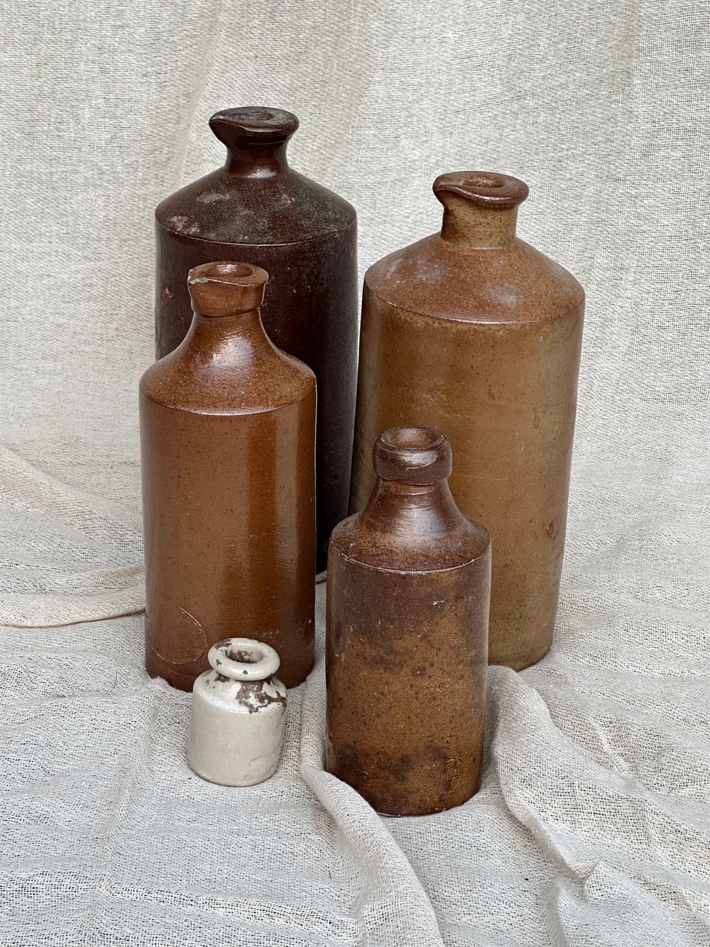 SET OF ANTIQUE VESSELS