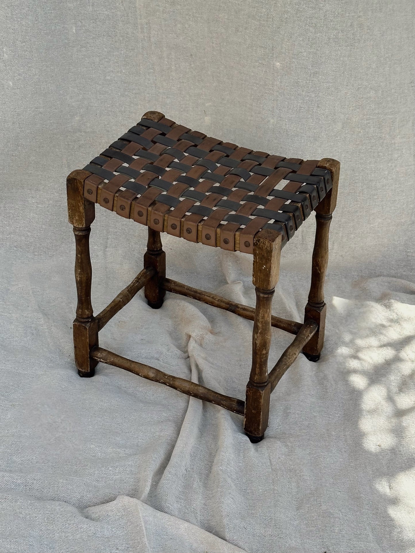 WOVEN BENCH