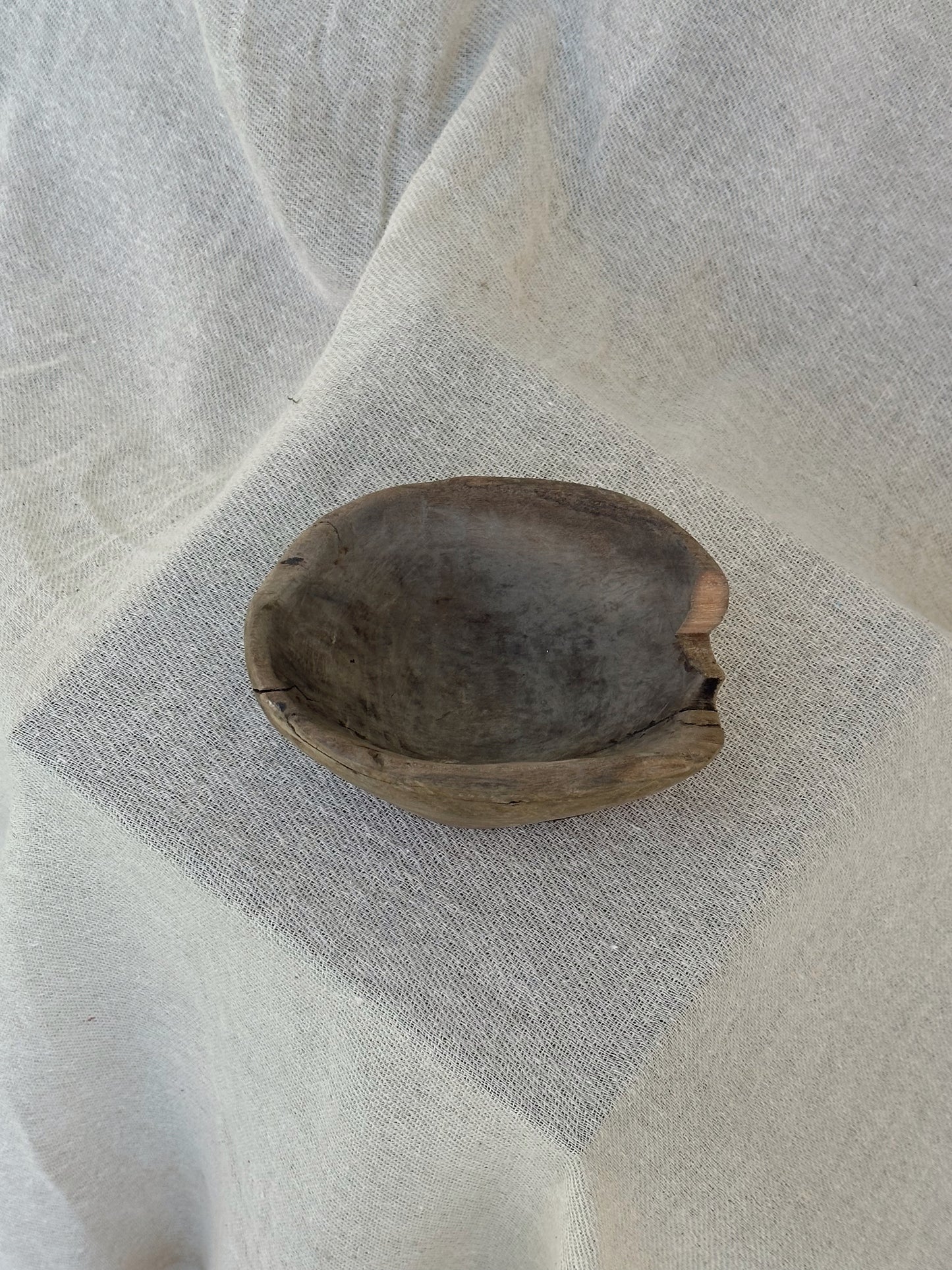 SMALL WOODEN ANTIQUE BOWL