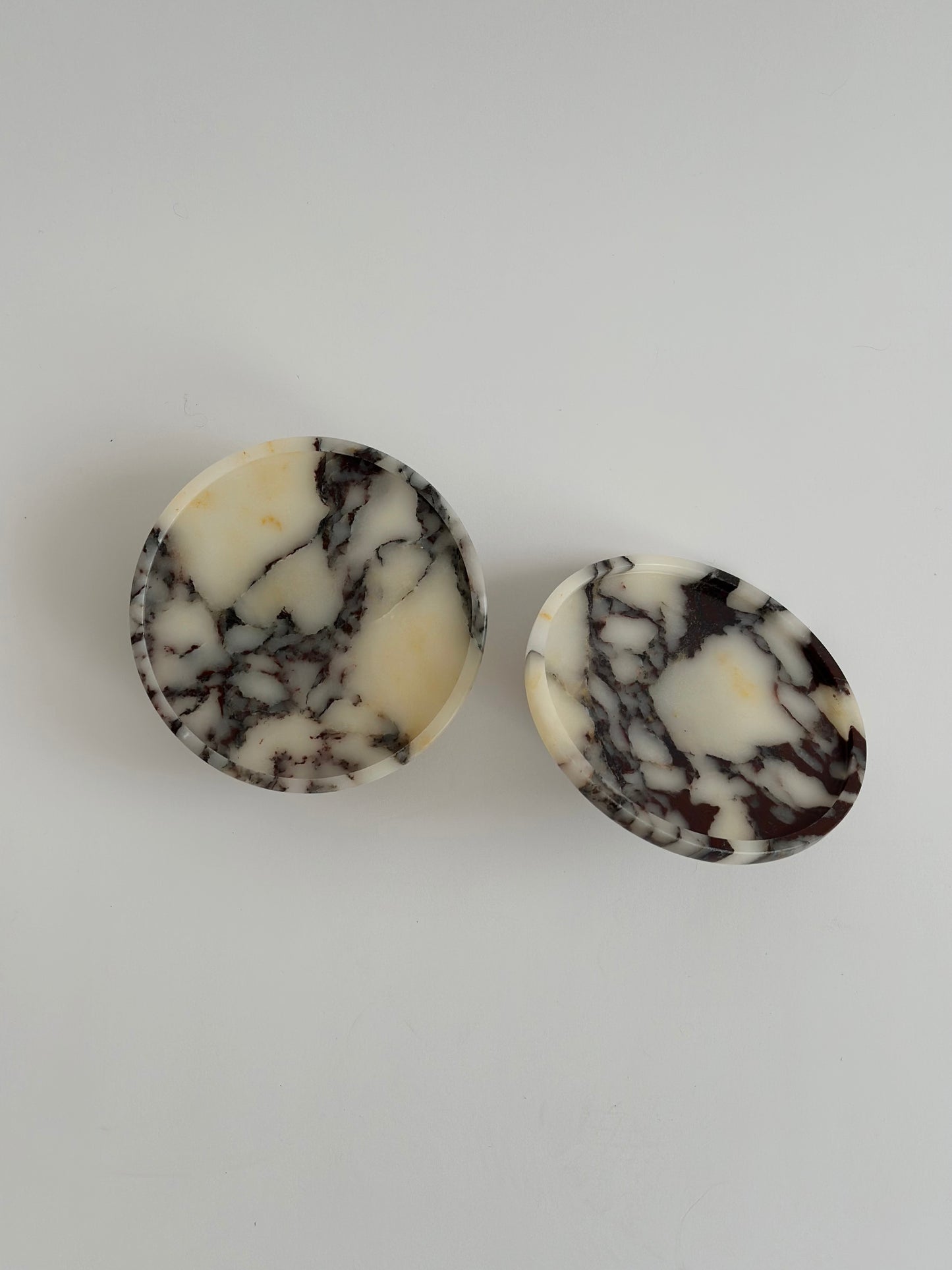 Viola Marble Tray with Round Pedestal