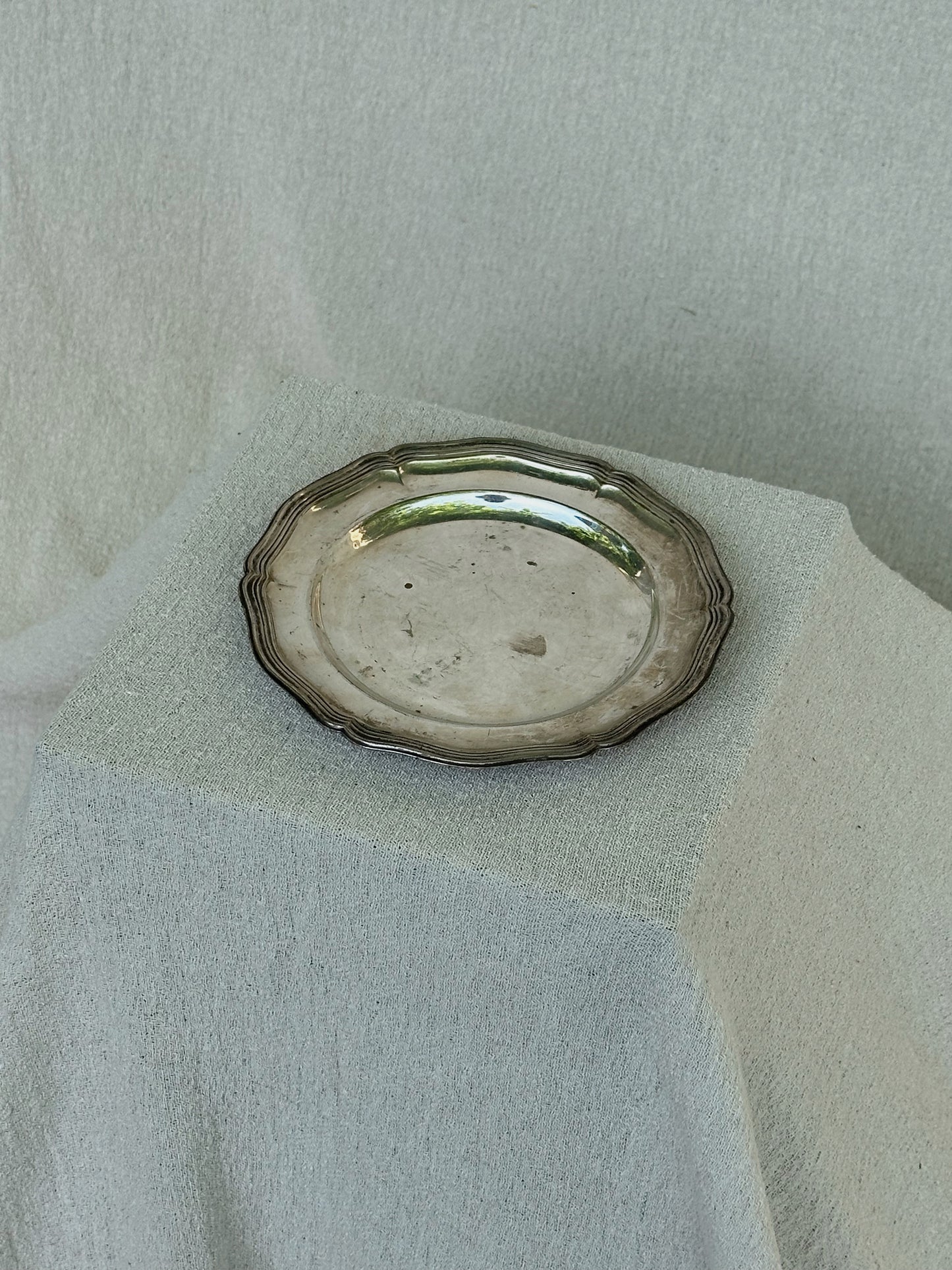 Aged Silver Trinket Tray - Round
